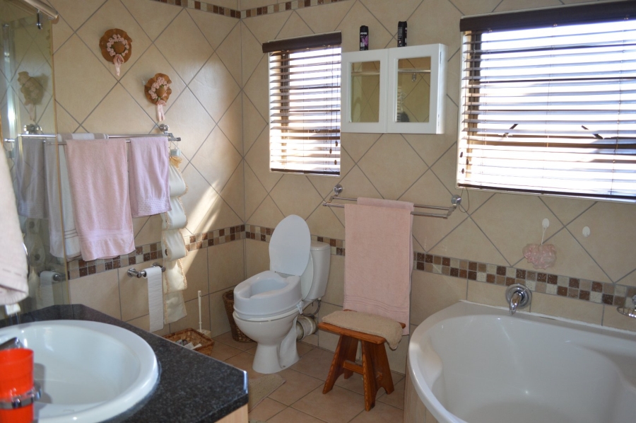 3 Bedroom Property for Sale in Wilkoppies North West